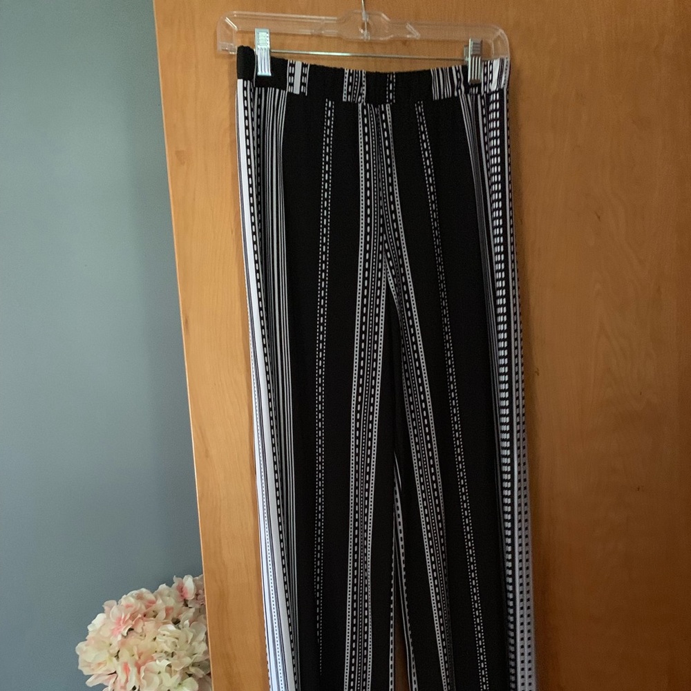 Black and white bell pants